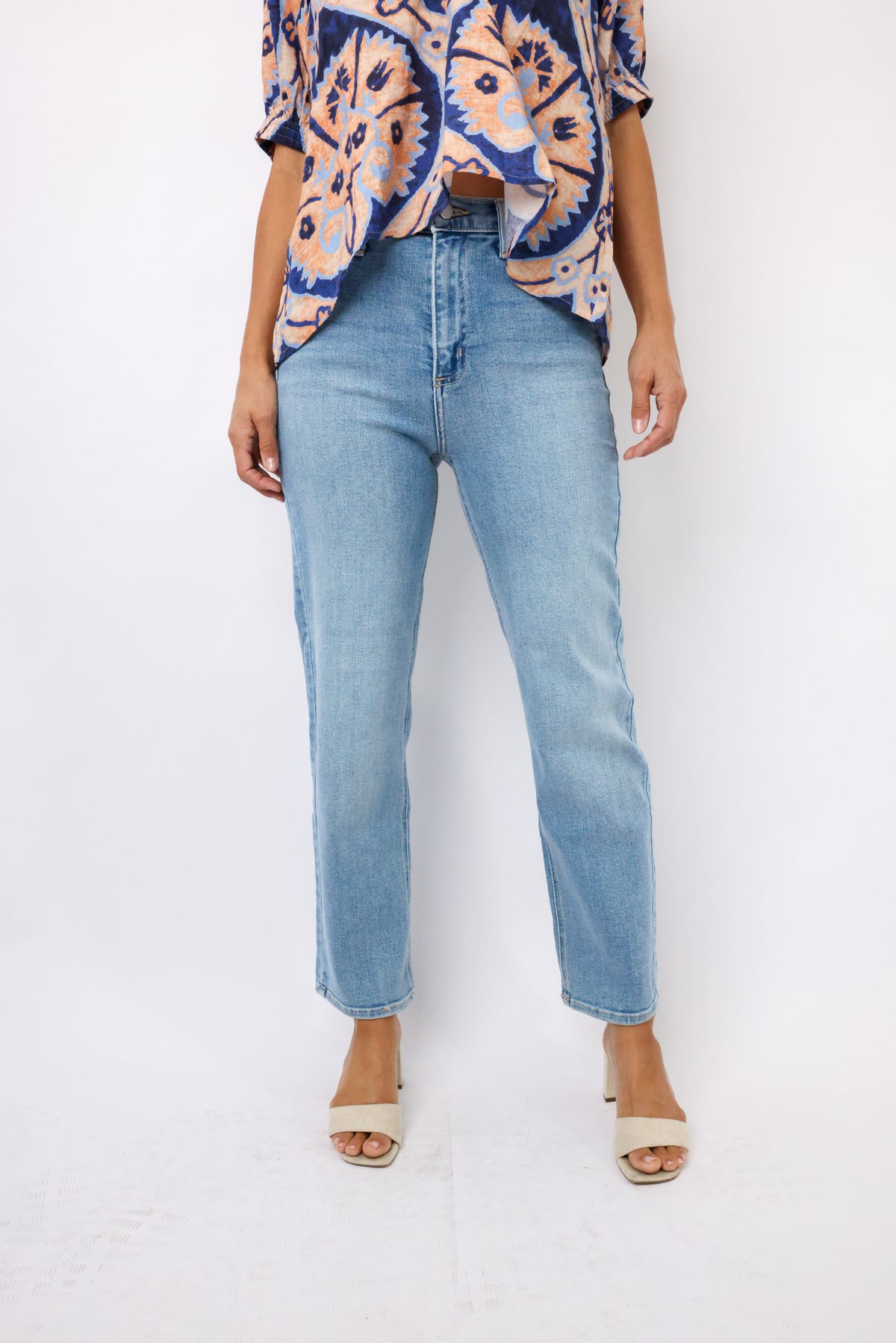 High Rise Classic Straight Jean