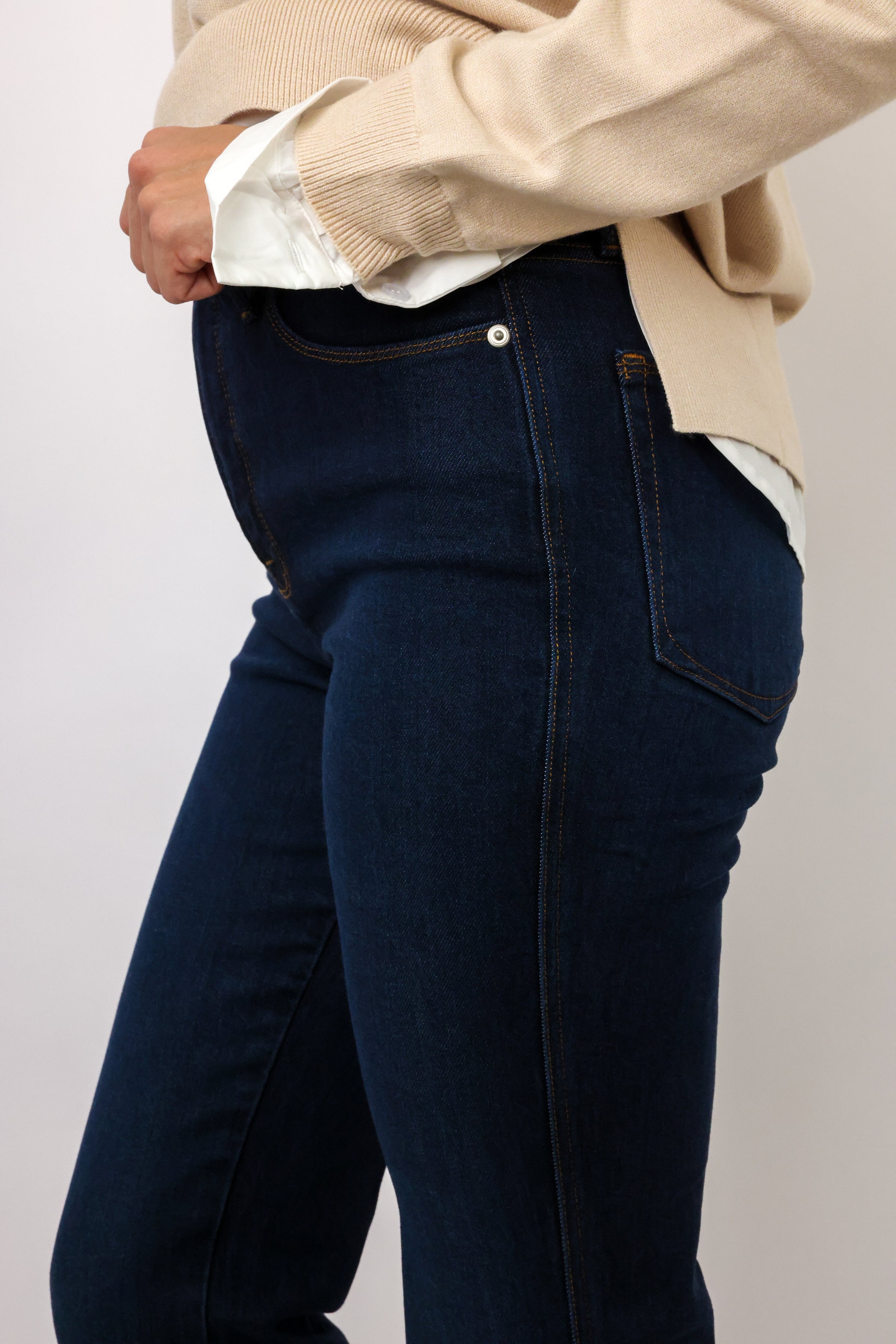 Good American Good Curve Straight Jeans