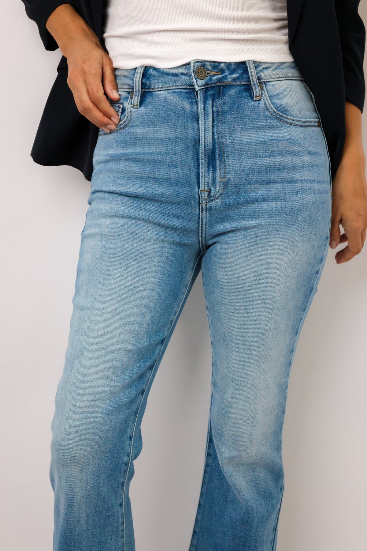 Hidden 31" High Rise Flare Jeans