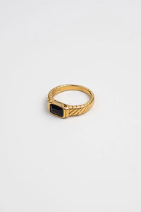 Black Stone Twisted Ring